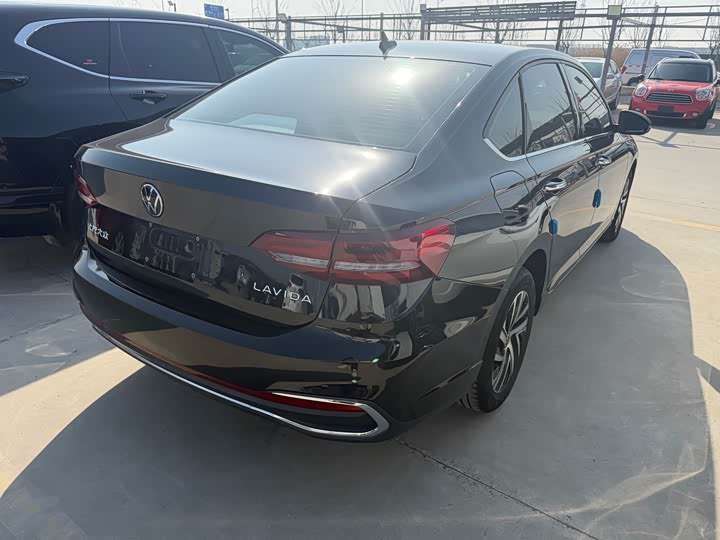 Фото 4 - Volkswagen Lavida