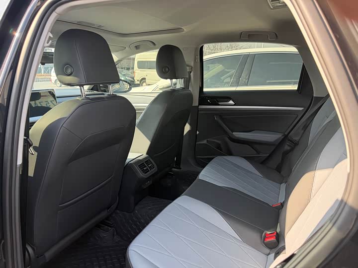 Фото 8 - Volkswagen Lavida