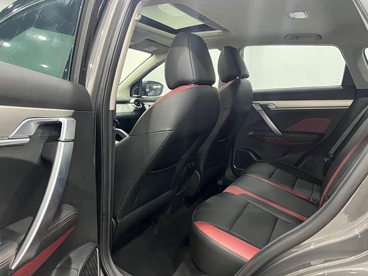 Фото 6 - Geely Coolray