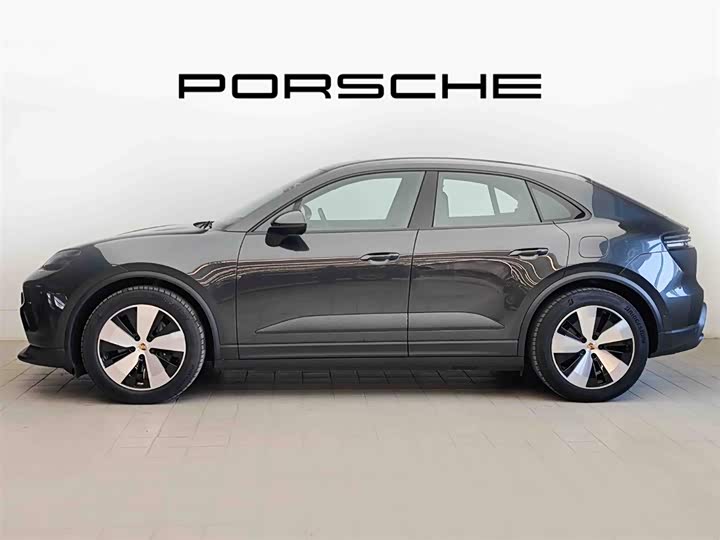 Фото 7 - Porsche Macan EV