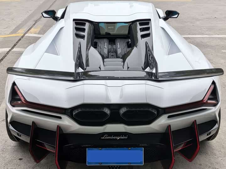 Фото 4 - Lamborghini Revuelto