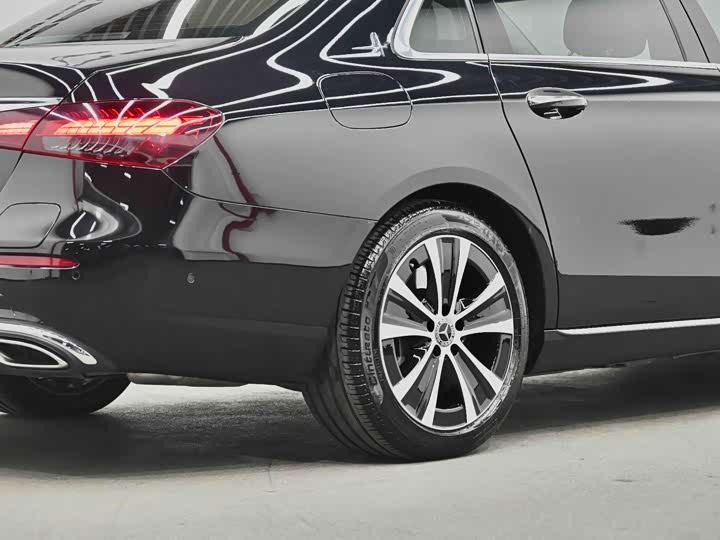 Фото 4 - Mercedes-Benz E-Class Hybrid