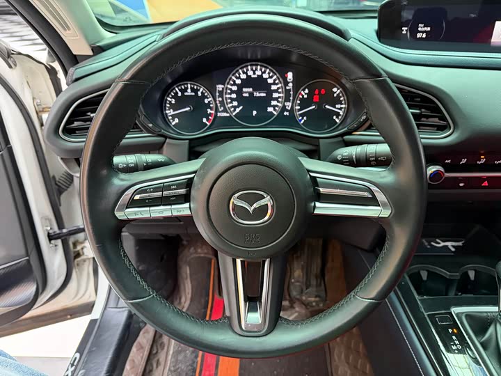 Фото 6 - Mazda CX-30