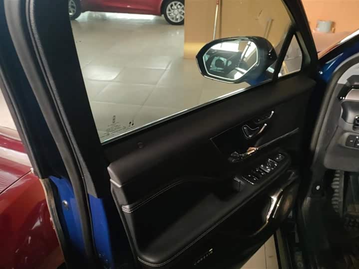 Фото 7 - Lincoln Corsair