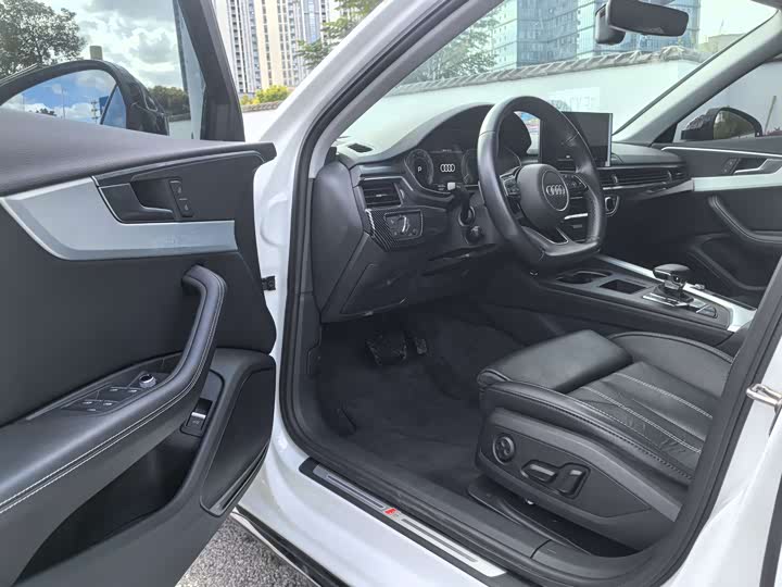 Фото 6 - Audi A4L