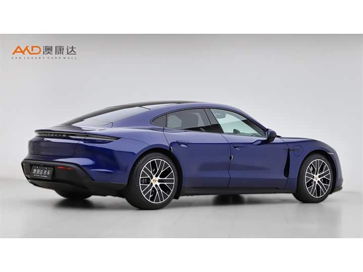 Photo 3 - Porsche Taycan