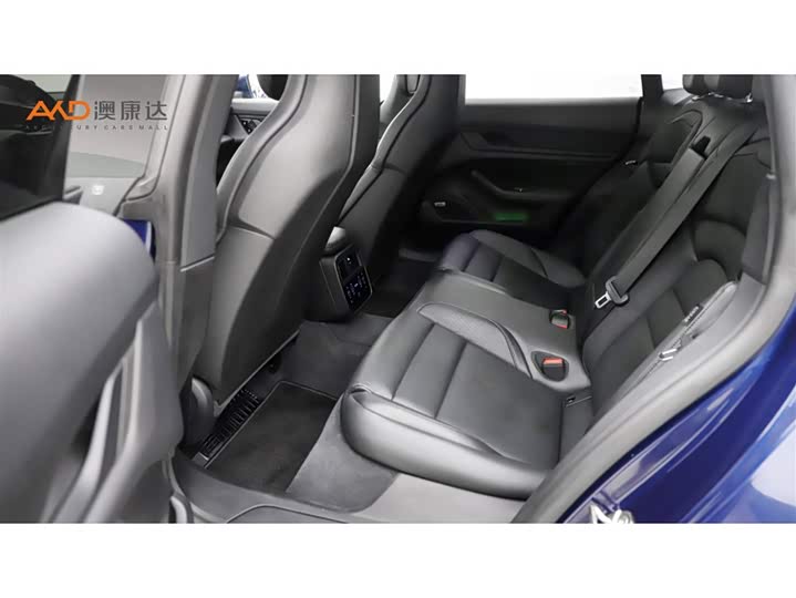 Photo 7 - Porsche Taycan