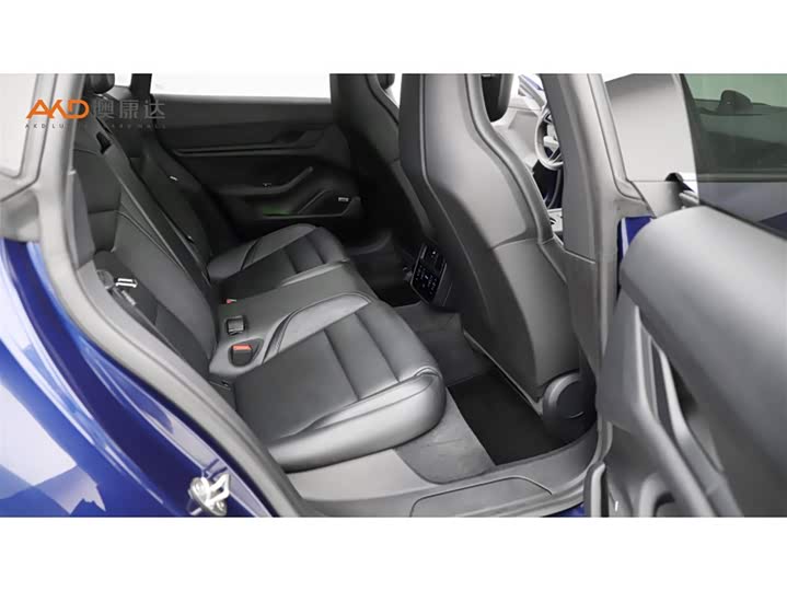 Photo 8 - Porsche Taycan