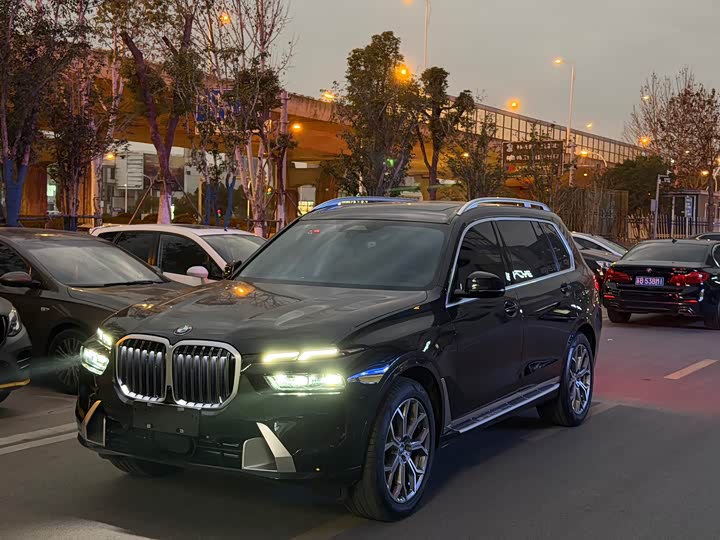 Фото 1 - BMW X7
