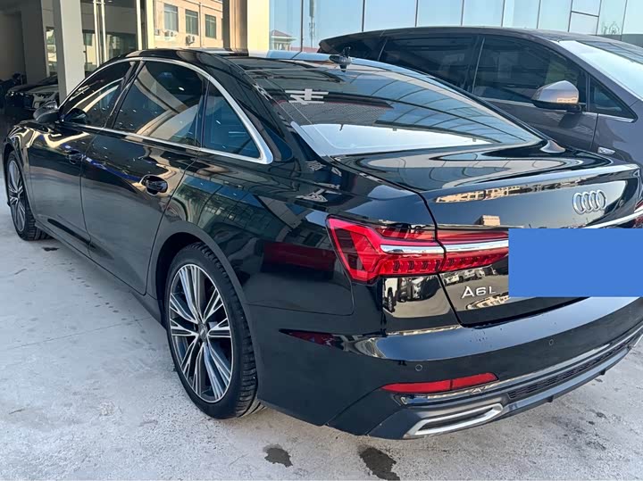 Фото 3 - Audi A6L