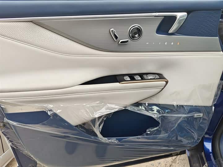 Фото 5 - Buick GL8 Hybrid