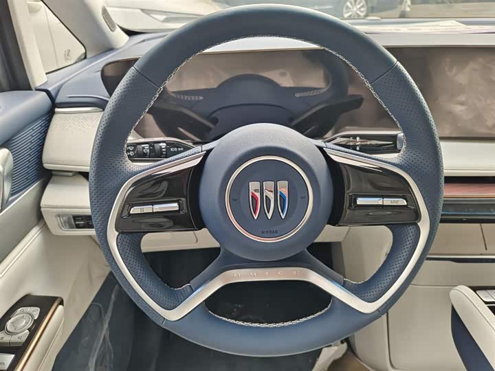 Фото 8 - Buick GL8 Hybrid