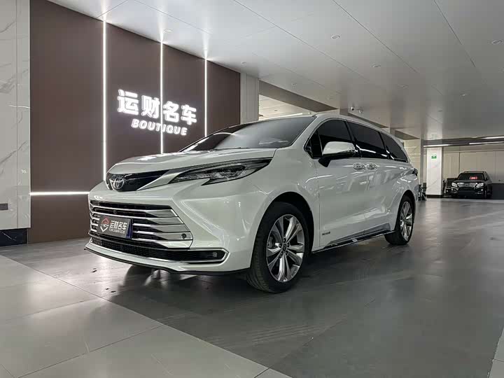 Фото 1 - Toyota Sienna