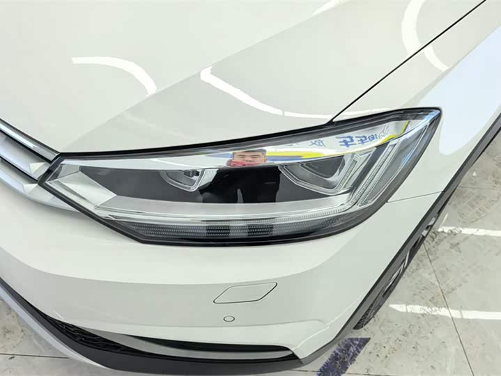 Фото 5 - Volkswagen Touran L