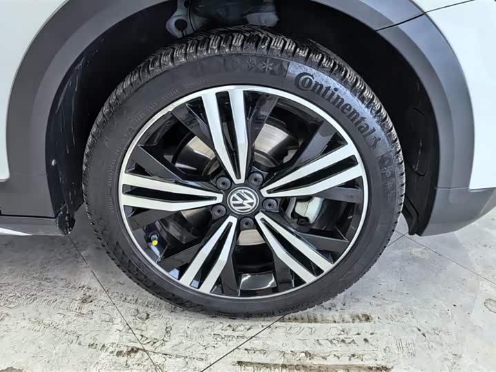 Фото 6 - Volkswagen Touran L