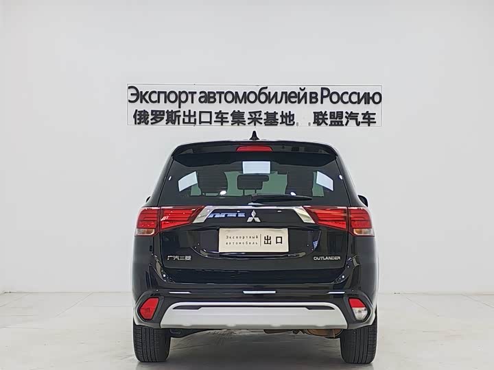 Фото 6 - Mitsubishi Outlander