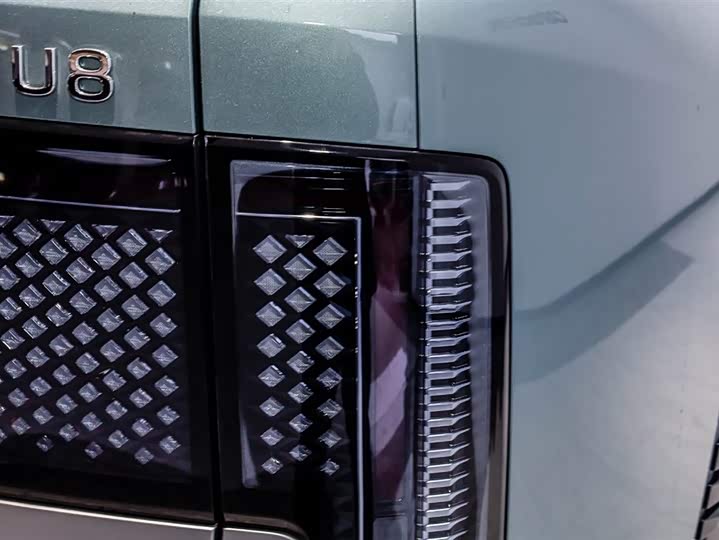 Фото 5 - BYD Yangwang U8