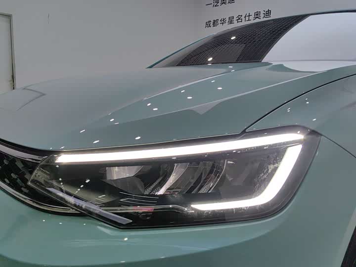 Фото 8 - Volkswagen Lavida