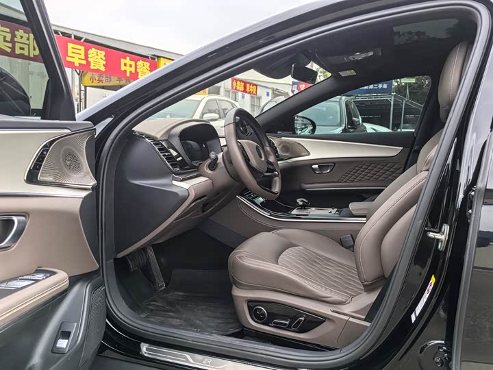 Фото 4 - BYD Han