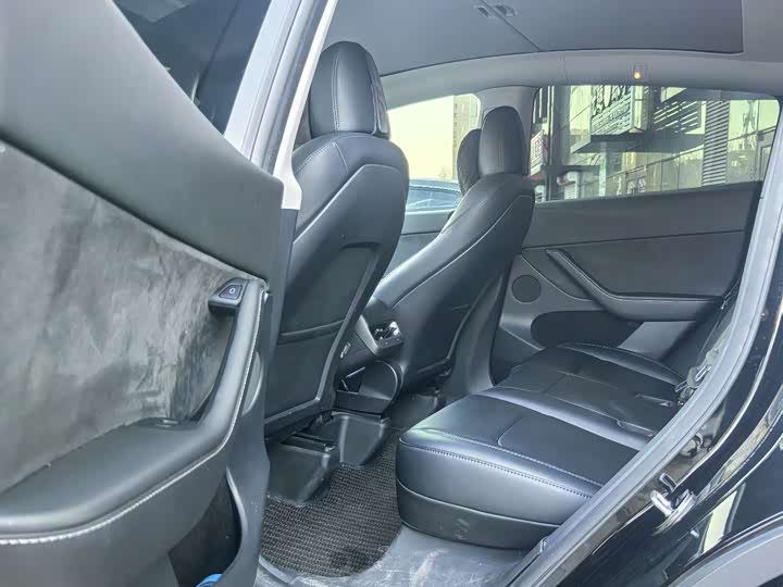Фото 8 - Tesla Model Y