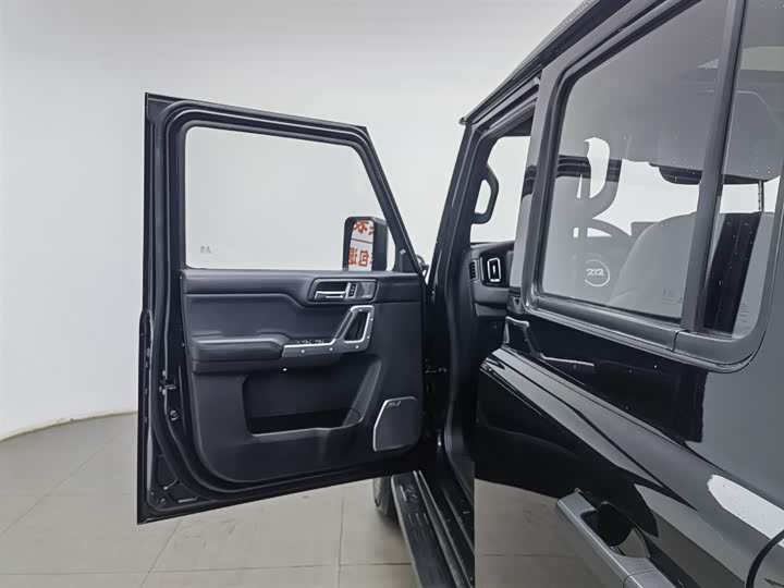 Photo 8 - BAW 212 T01