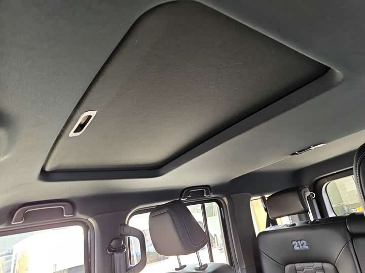 Photo 5 - BAW 212 T01