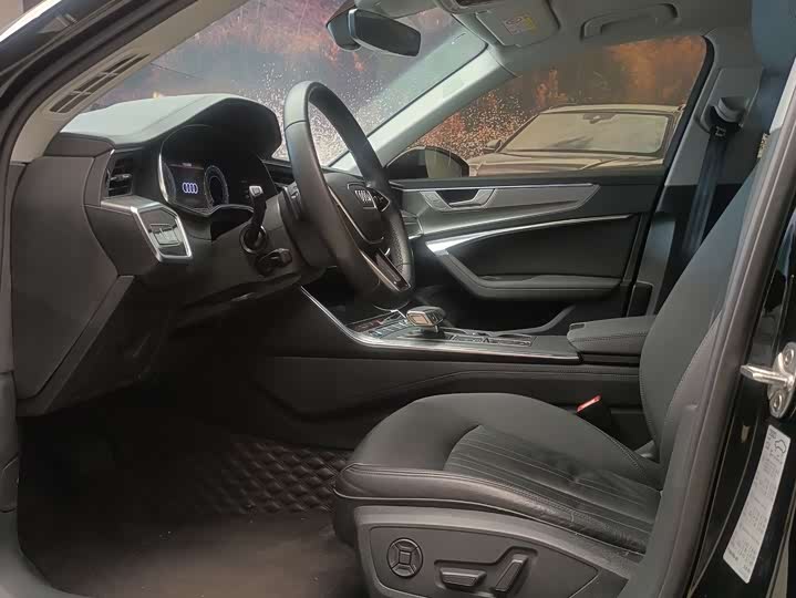 Фото 4 - Audi A6