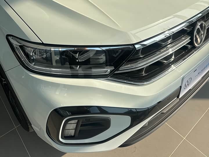 Фото 7 - Volkswagen T-Roc