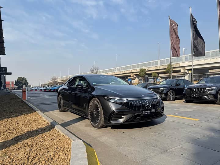 Фото 4 - Mercedes-Benz EQS AMG