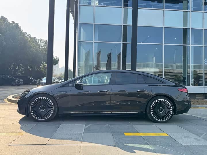 Фото 5 - Mercedes-Benz EQS AMG