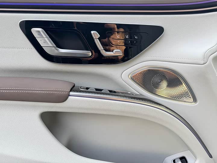 Фото 8 - Mercedes-Benz EQS AMG