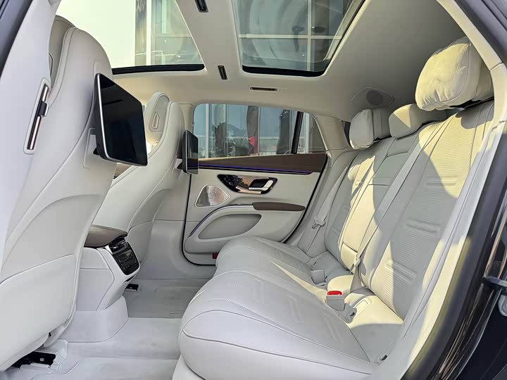 Фото 9 - Mercedes-Benz EQS AMG