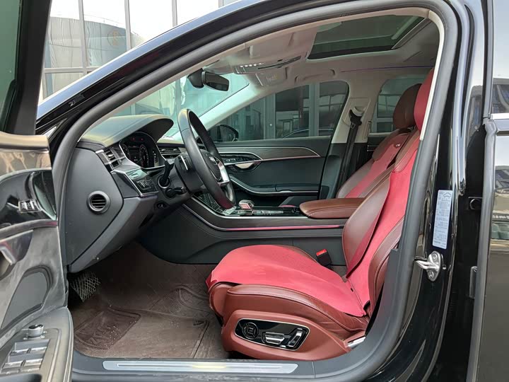 Фото 6 - Audi A8