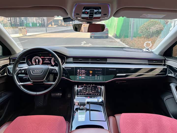 Фото 9 - Audi A8