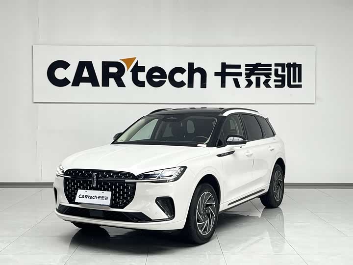 Фото 1 - Lincoln Corsair