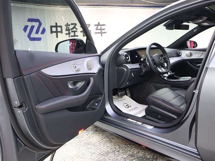 Photo 5 - Mercedes-Benz E-Class AMG