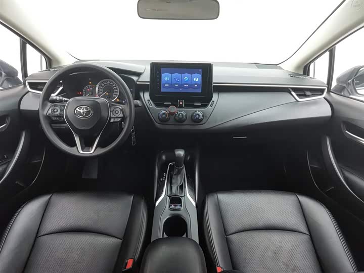 Фото 5 - Toyota Corolla