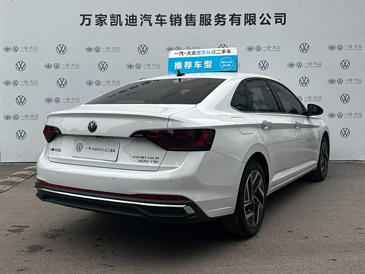 Фото 5 - Volkswagen Sagitar L