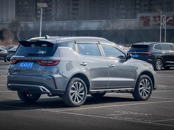Фото 4 - Geely Vision X6