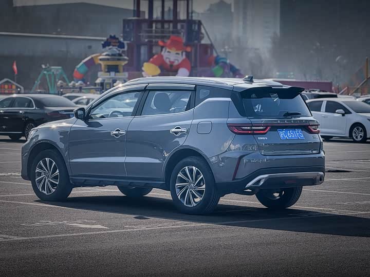 Фото 6 - Geely Vision X6