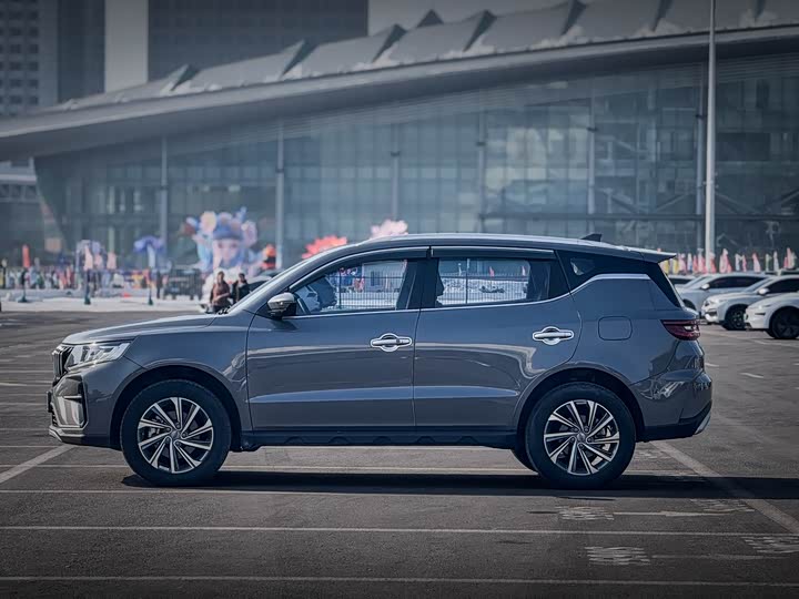 Фото 7 - Geely Vision X6