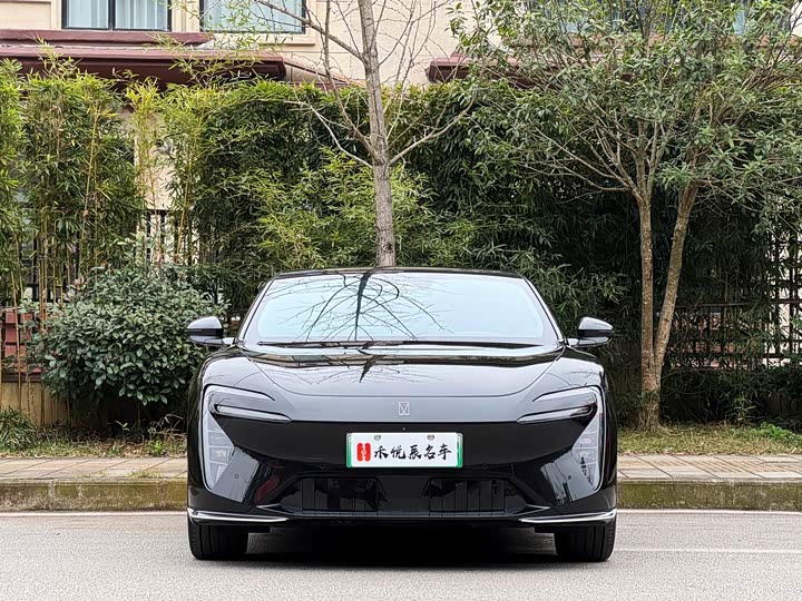 Фото 2 - Avatr 06