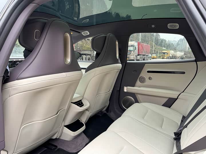 Фото 6 - Avatr 06