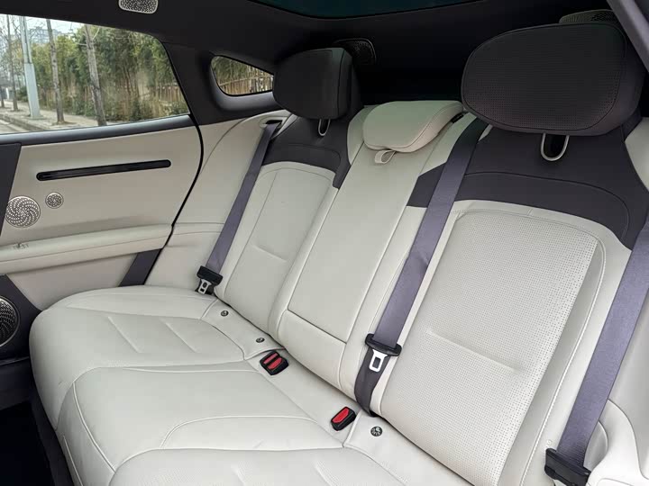 Фото 8 - Avatr 06