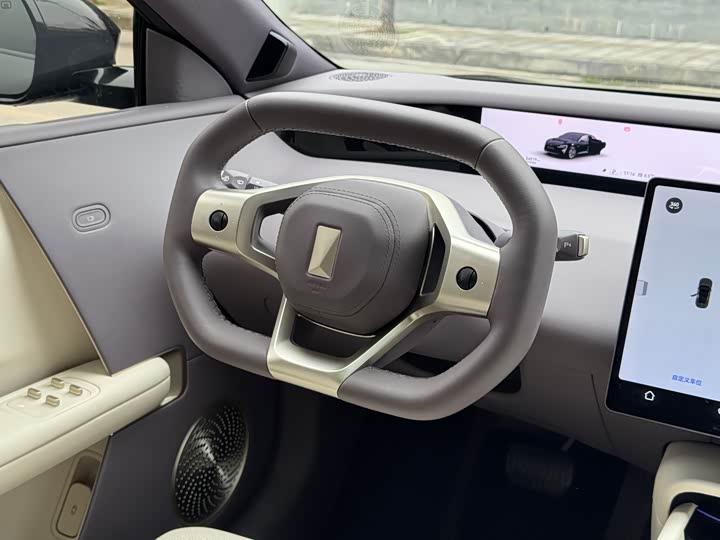 Фото 9 - Avatr 06