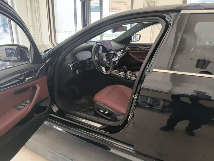 Фото 6 - BMW 5 Series