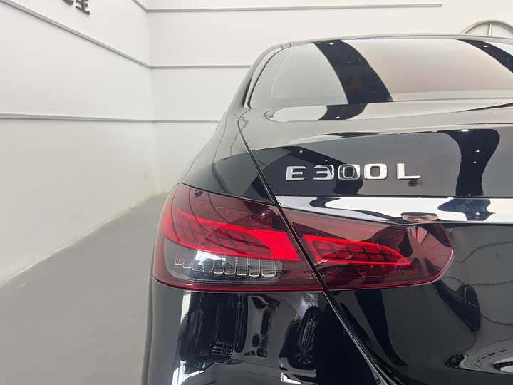 Фото 8 - Mercedes-Benz E-Class