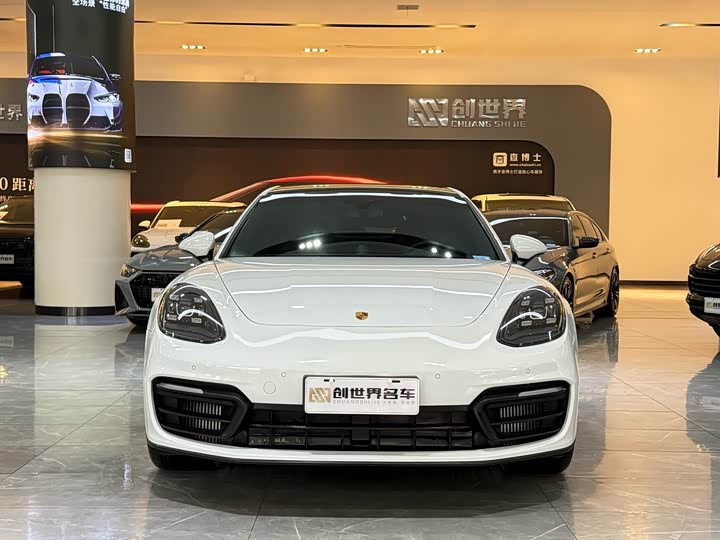 Фото 2 - Porsche Panamera