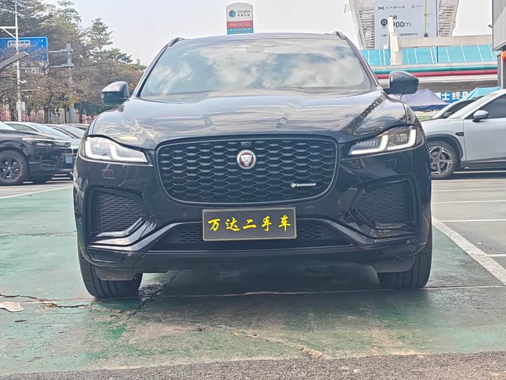 Фото 2 - Jaguar F-Pace