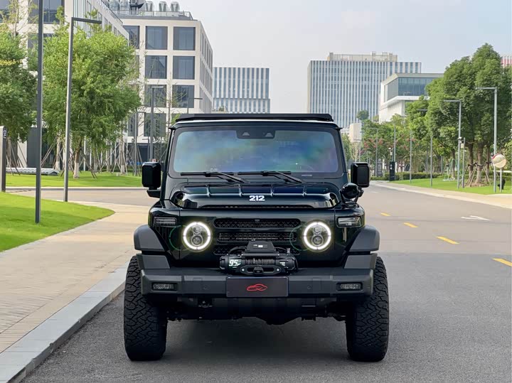 Photo 2 - BAW 212 T01